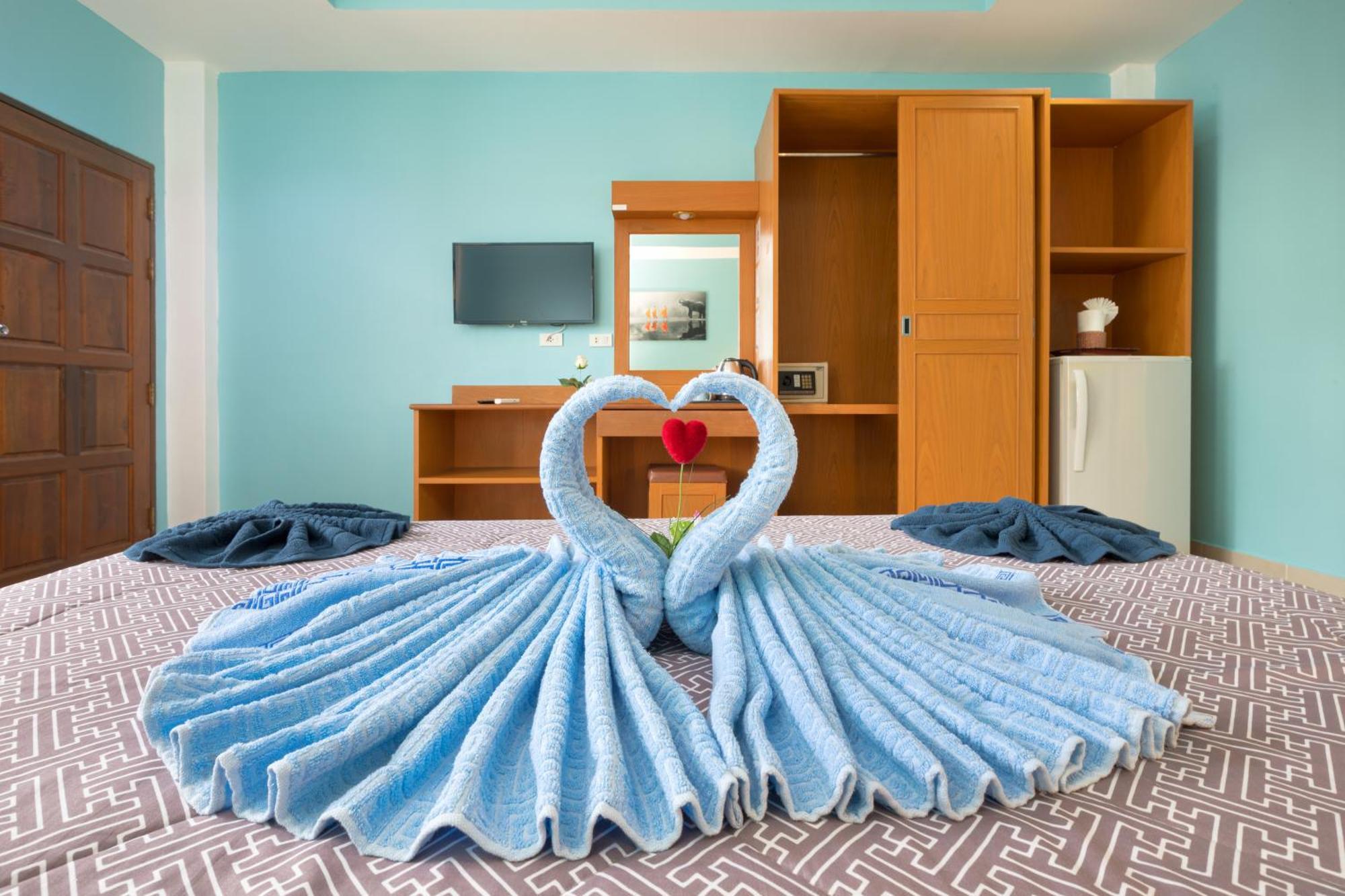 Отель Grand View Patong Экстерьер фото
